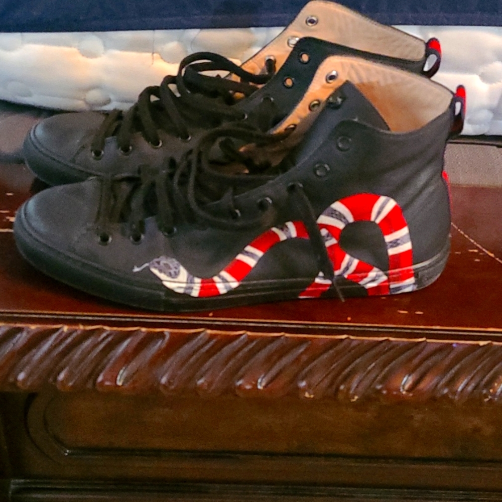 Gucci sneakers in excellent condition